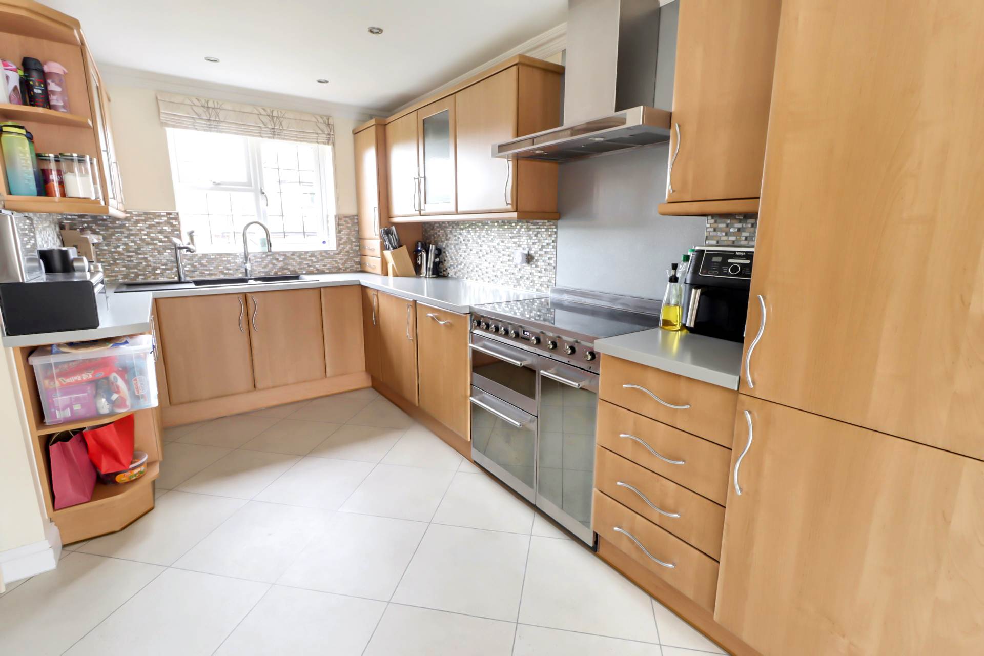 Cutbush Close, Reading, Image 3