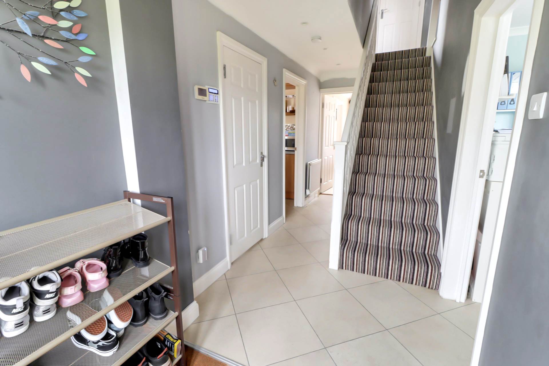 Cutbush Close, Reading, Image 6