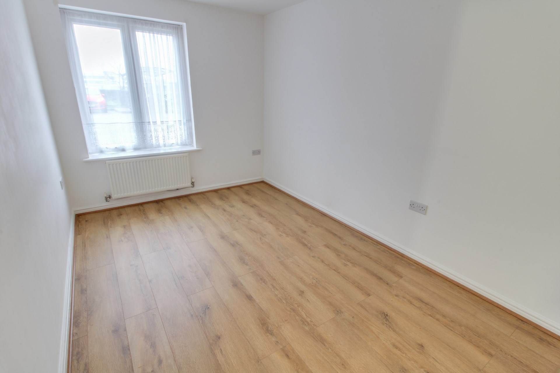 Regis Park Road, Reading, Image 4