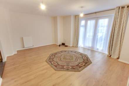 Regis Park Road, Reading, Image 2