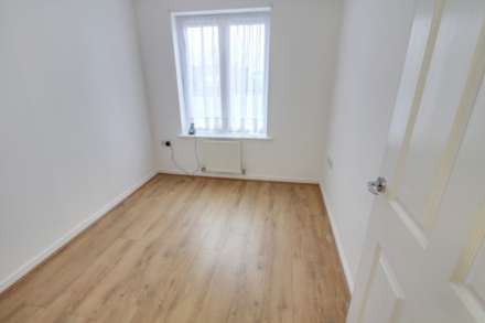 Regis Park Road, Reading, Image 5