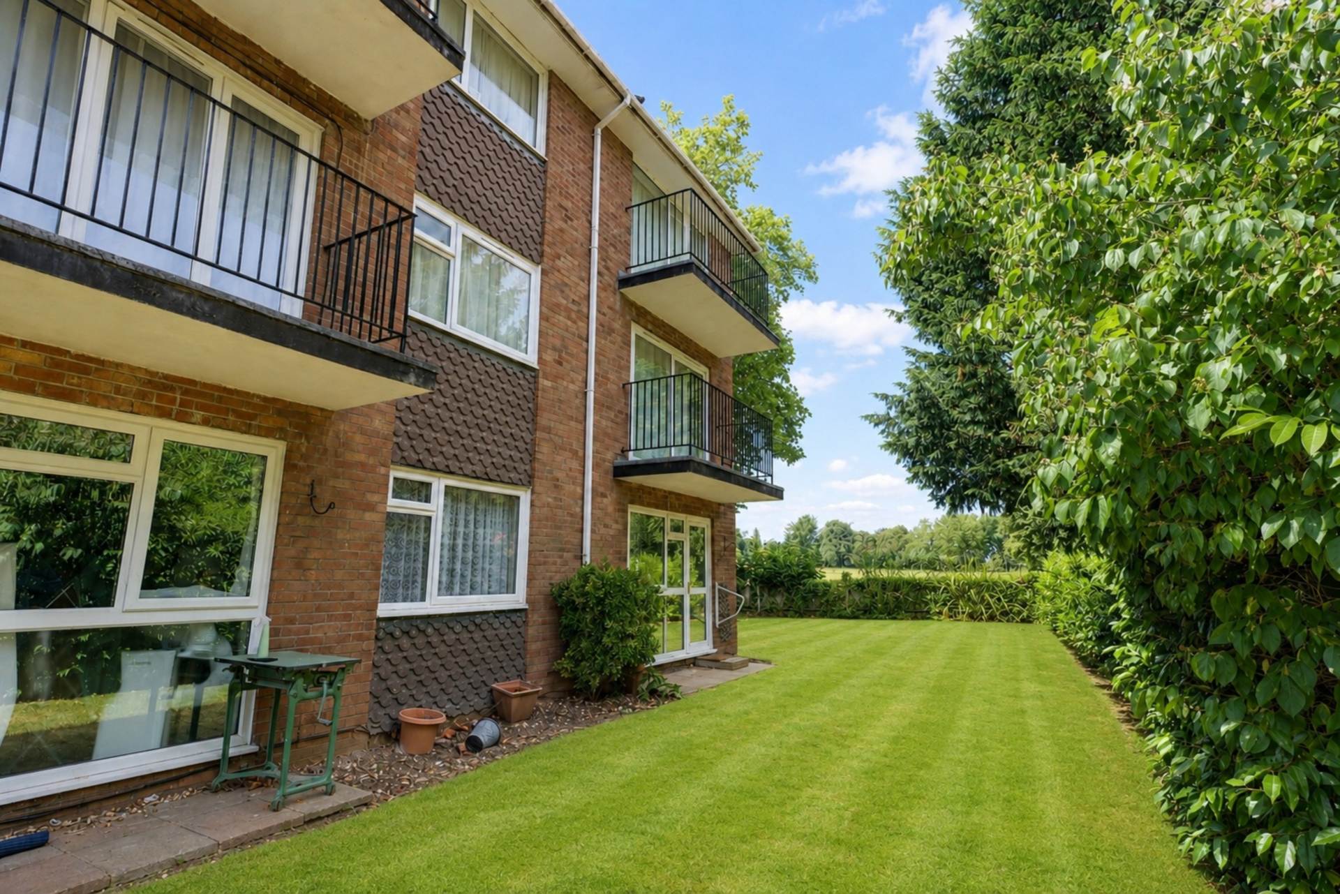 Dorchester Court, Reading, Image 1