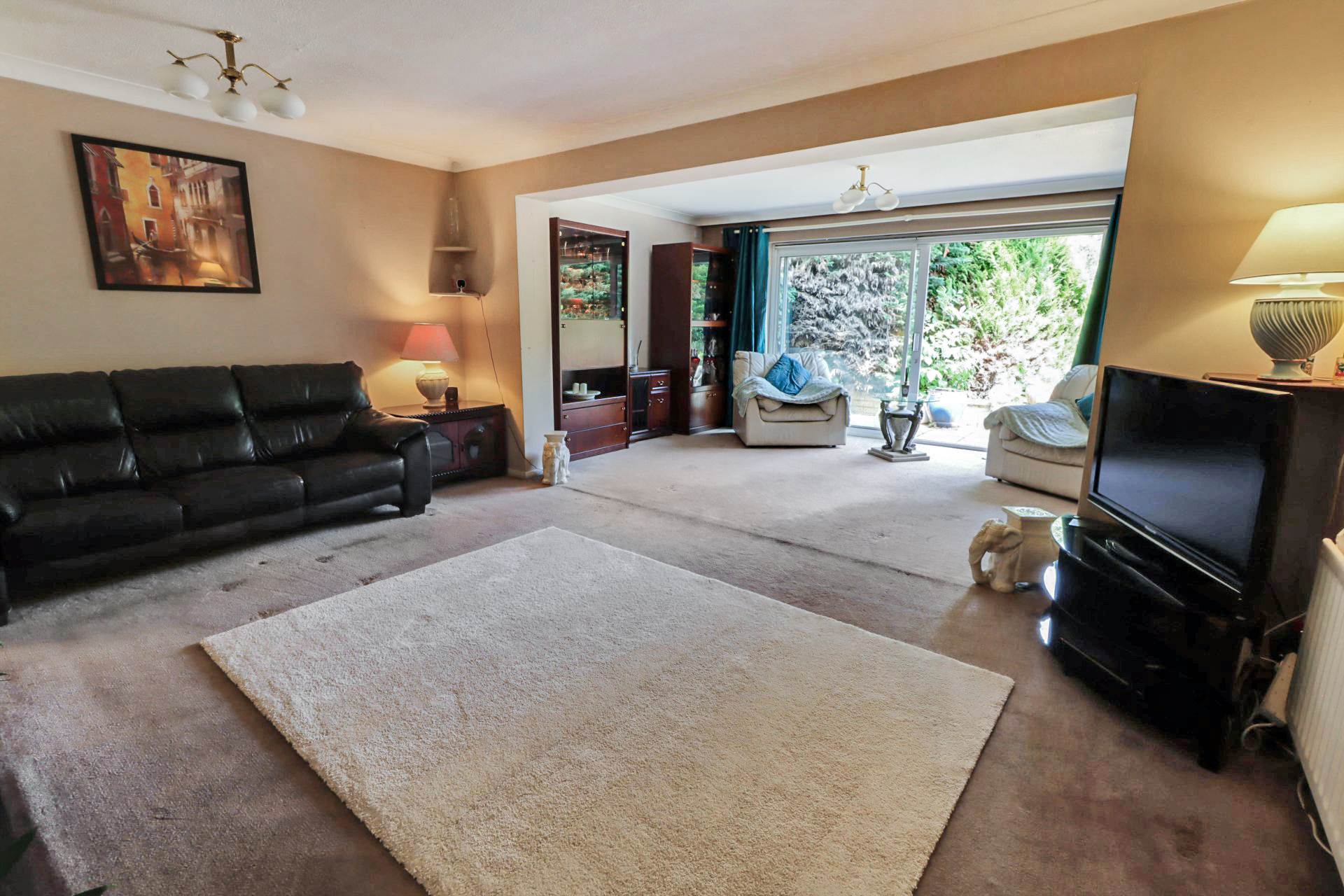 Erleigh Court Drive, Earley, Image 3