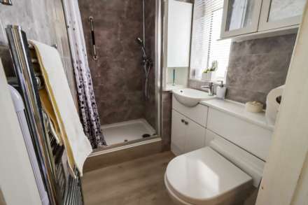 Erleigh Court Drive, Earley, Image 12