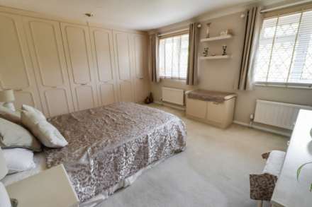 Erleigh Court Drive, Earley, Image 13