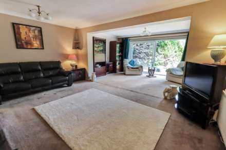 Erleigh Court Drive, Earley, Image 3