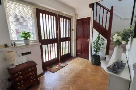 Erleigh Court Drive, Earley, Image 5