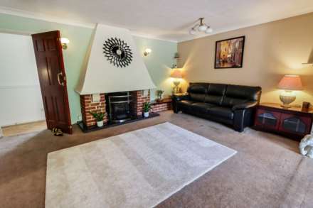 Erleigh Court Drive, Earley, Image 6