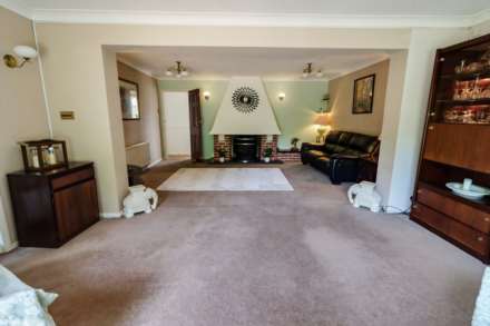 Erleigh Court Drive, Earley, Image 7