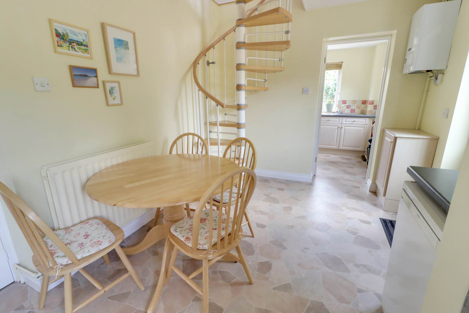 Barrington Close, Earley, Image 11