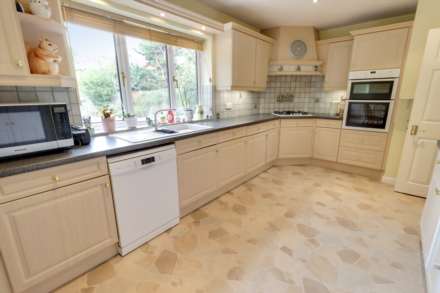 Barrington Close, Earley, Image 10
