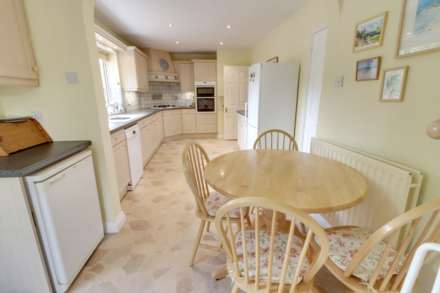 Barrington Close, Earley, Image 12
