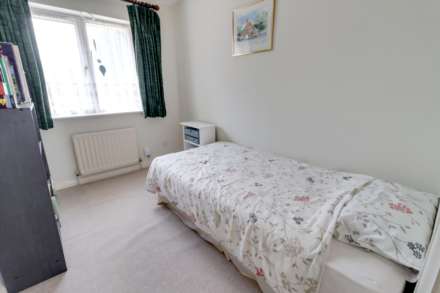 Barrington Close, Earley, Image 20