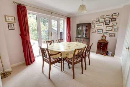 Barrington Close, Earley, Image 8