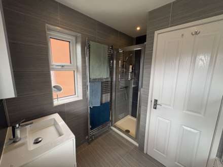 Colemansmoor Road, Woodley, Image 11