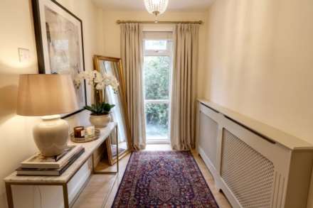 Larks Meade, Lower Earley, Reading, Image 4