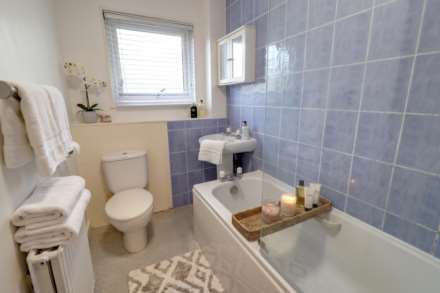 Larks Meade, Lower Earley, Reading, Image 7