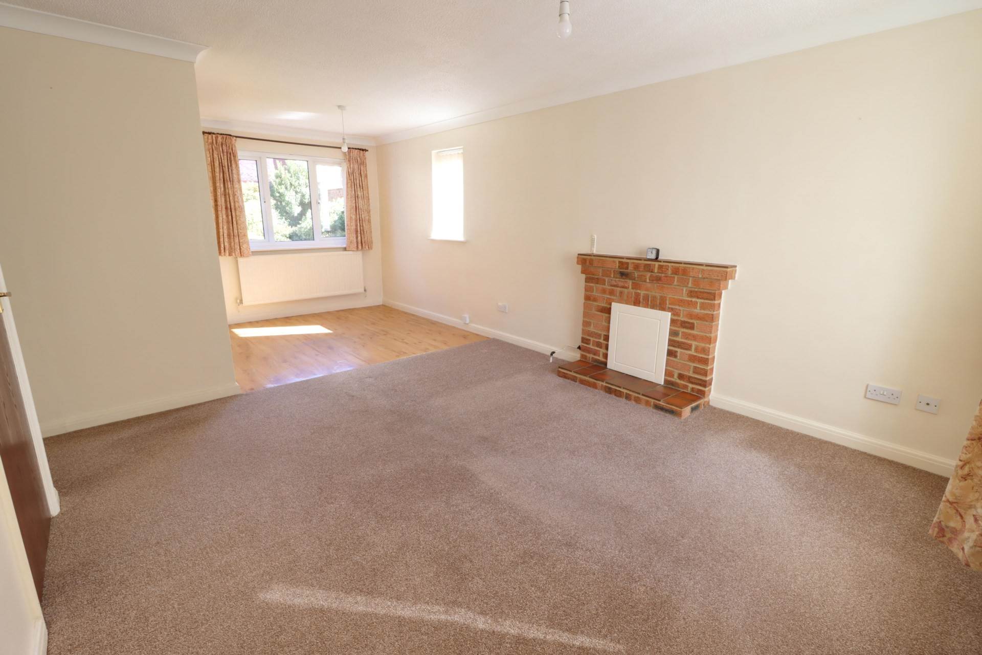 Tarragon Way, Burghfield Common, Image 2