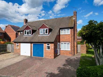 Tarragon Way, Burghfield Common, Image 1