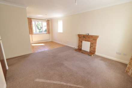 Tarragon Way, Burghfield Common, Image 2
