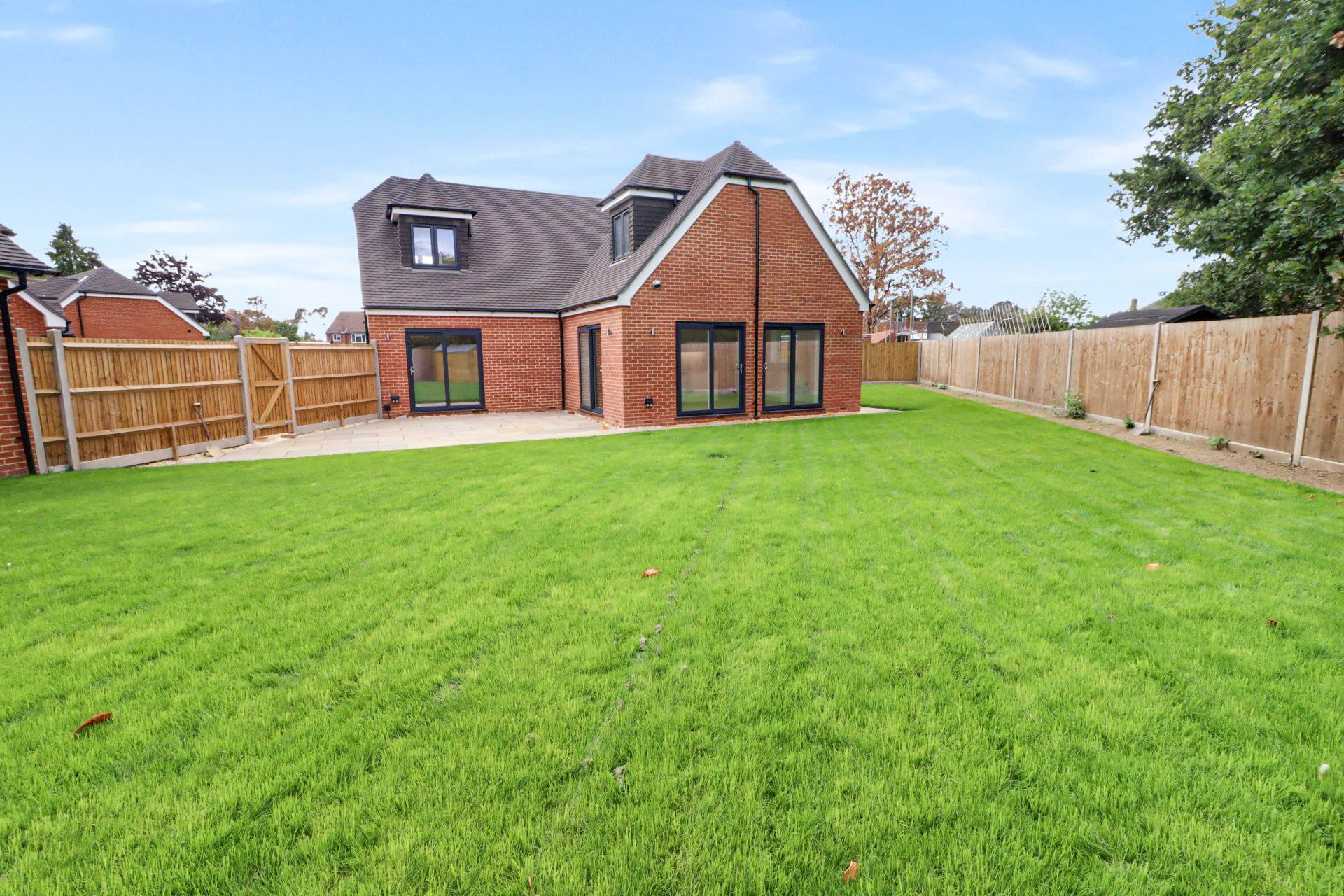 Silverfox Crescent, Reading, Image 17