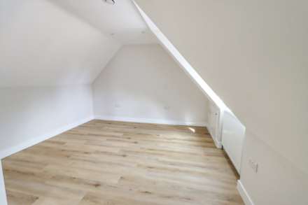 Silverfox Crescent, Reading, Image 11