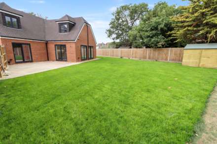 Silverfox Crescent, Reading, Image 16