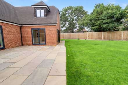 Silverfox Crescent, Reading, Image 18