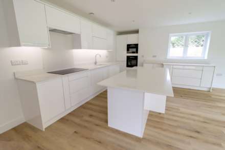 Silverfox Crescent, Reading, Image 3