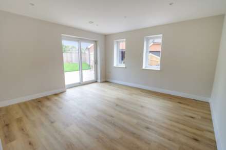 Silverfox Crescent, Reading, Image 5