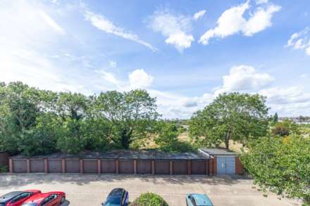 Links Court, Southend On Sea, Image 12