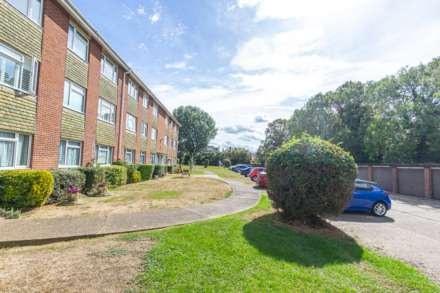 Links Court, Southend On Sea, Image 15