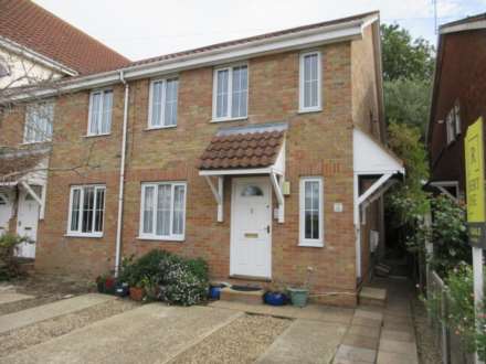 Property For Rent Gainsborough Drive, Westcliff On Sea