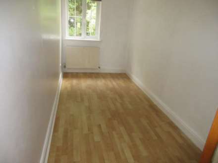 Gainsborough Drive, Westcliff On Sea, Image 3