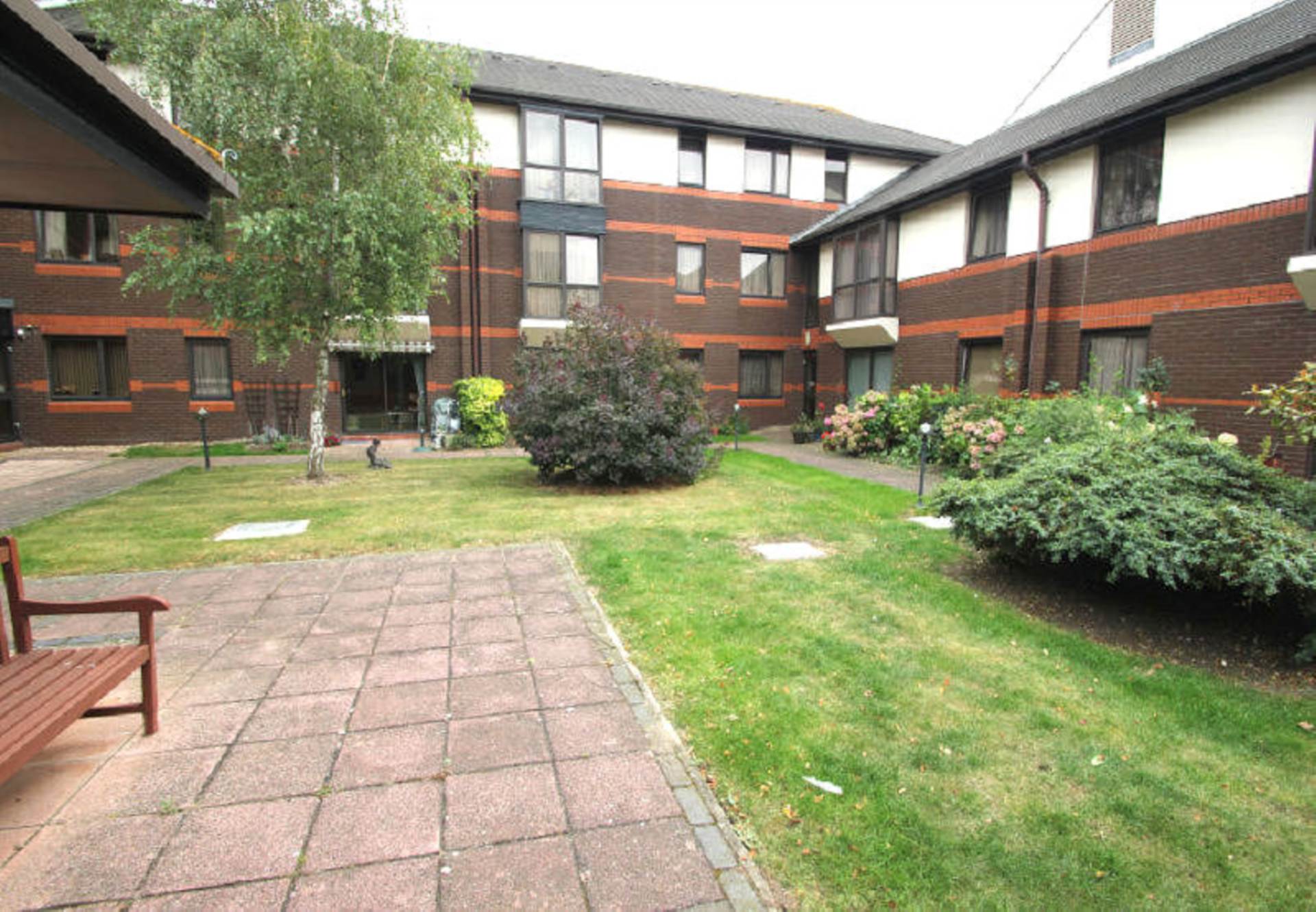 Sunningdale Court, Gordon Place, Image 9