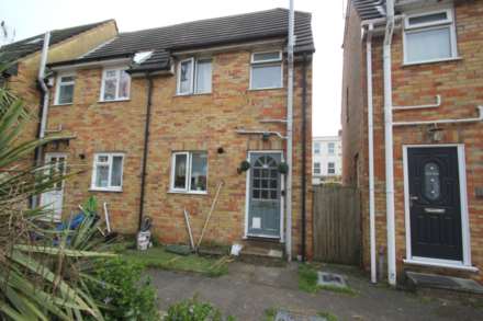 2 Bedroom Terrace, Camper Mews, Southend On Sea