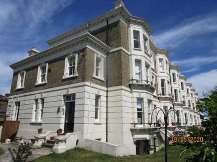 2 Bedroom Flat, Clifton Terrace, Southend On Sea