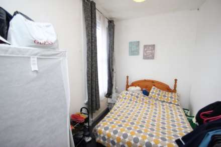 St Helens Road, Westcliff On Sea, Image 4