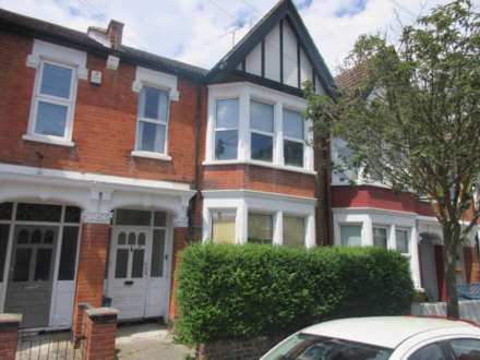 Property For Rent Gff Ronald Park Avenue, Westcliff On Sea