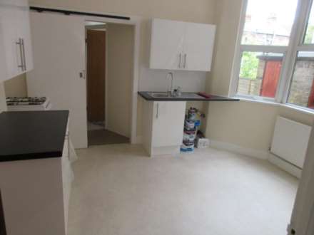 Ronald Park Avenue, Westcliff On Sea, Image 3