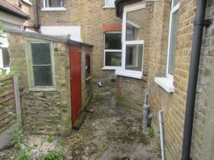 Ronald Park Avenue, Westcliff On Sea, Image 8
