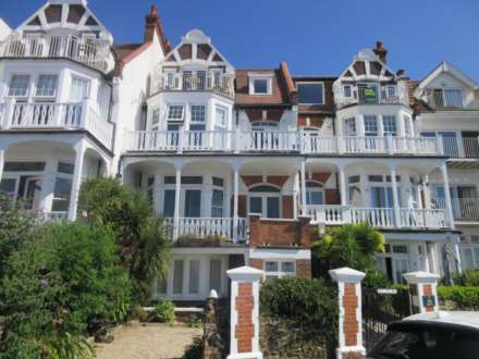 2 Bedroom Flat, The Leas, Westcliff On Sea