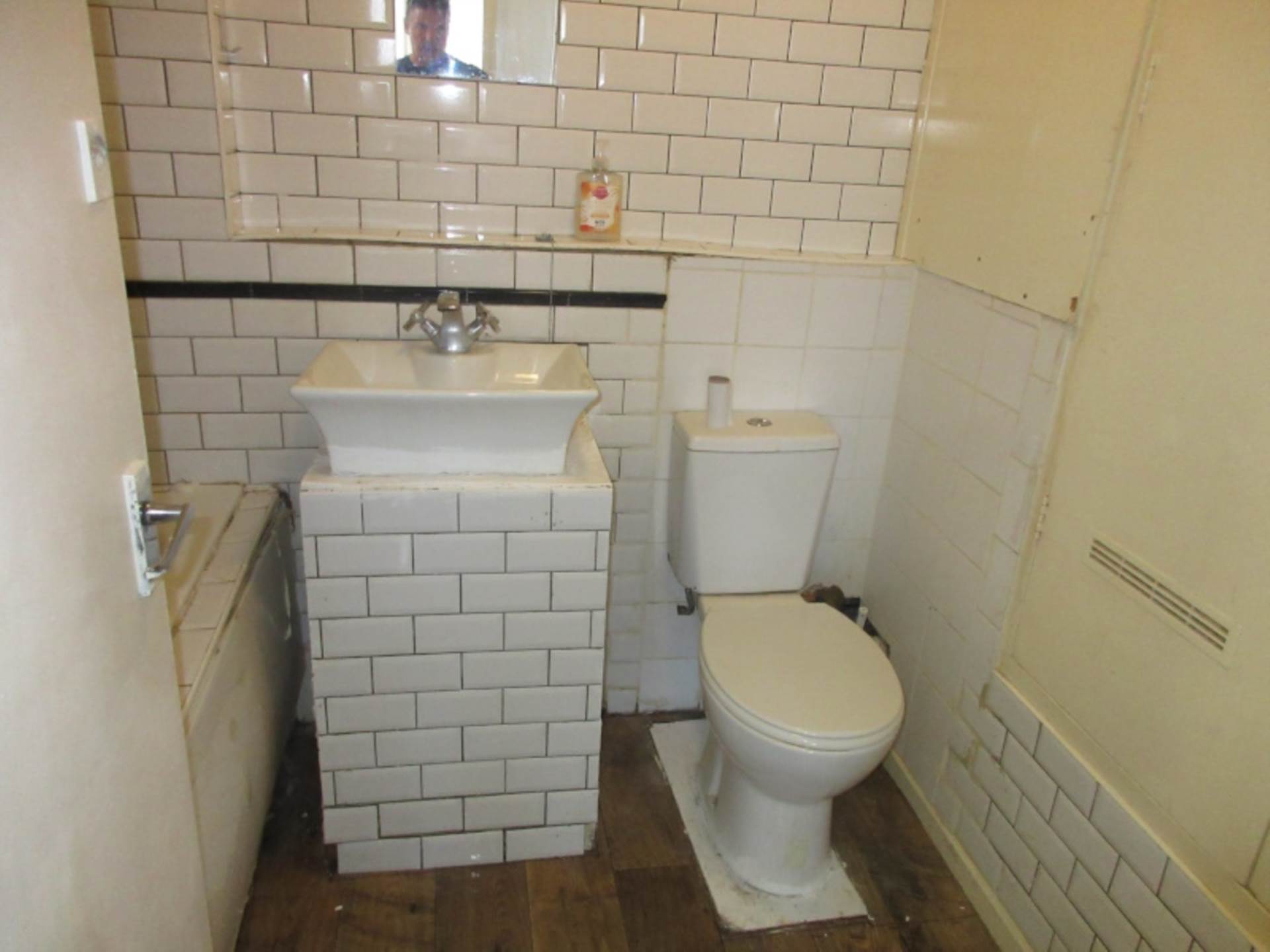 Cecil Court, Jones Close, Image 9