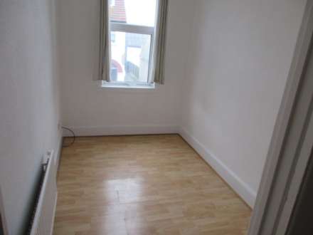 Ronald Park Avenue, Westcliff On Sea, Image 7