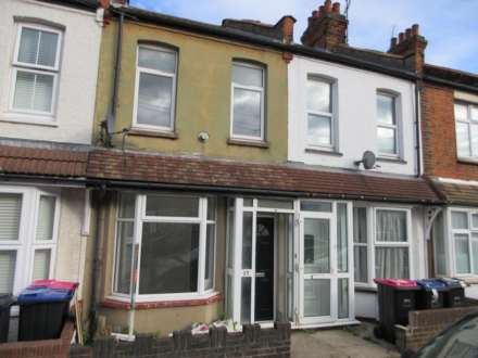 2 Bedroom Terrace, Station Avenue, Southend On Sea