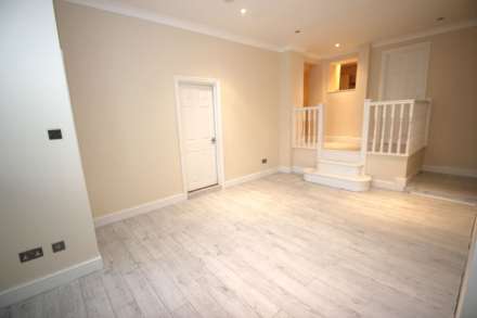 Station Road, Westcliff On Sea, Image 2