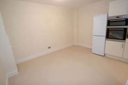 Station Road, Westcliff On Sea, Image 6