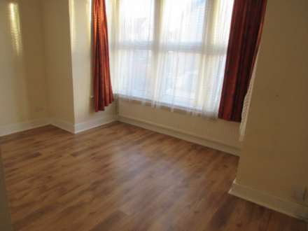 Genesta Road, Westcliff On Sea, Image 2