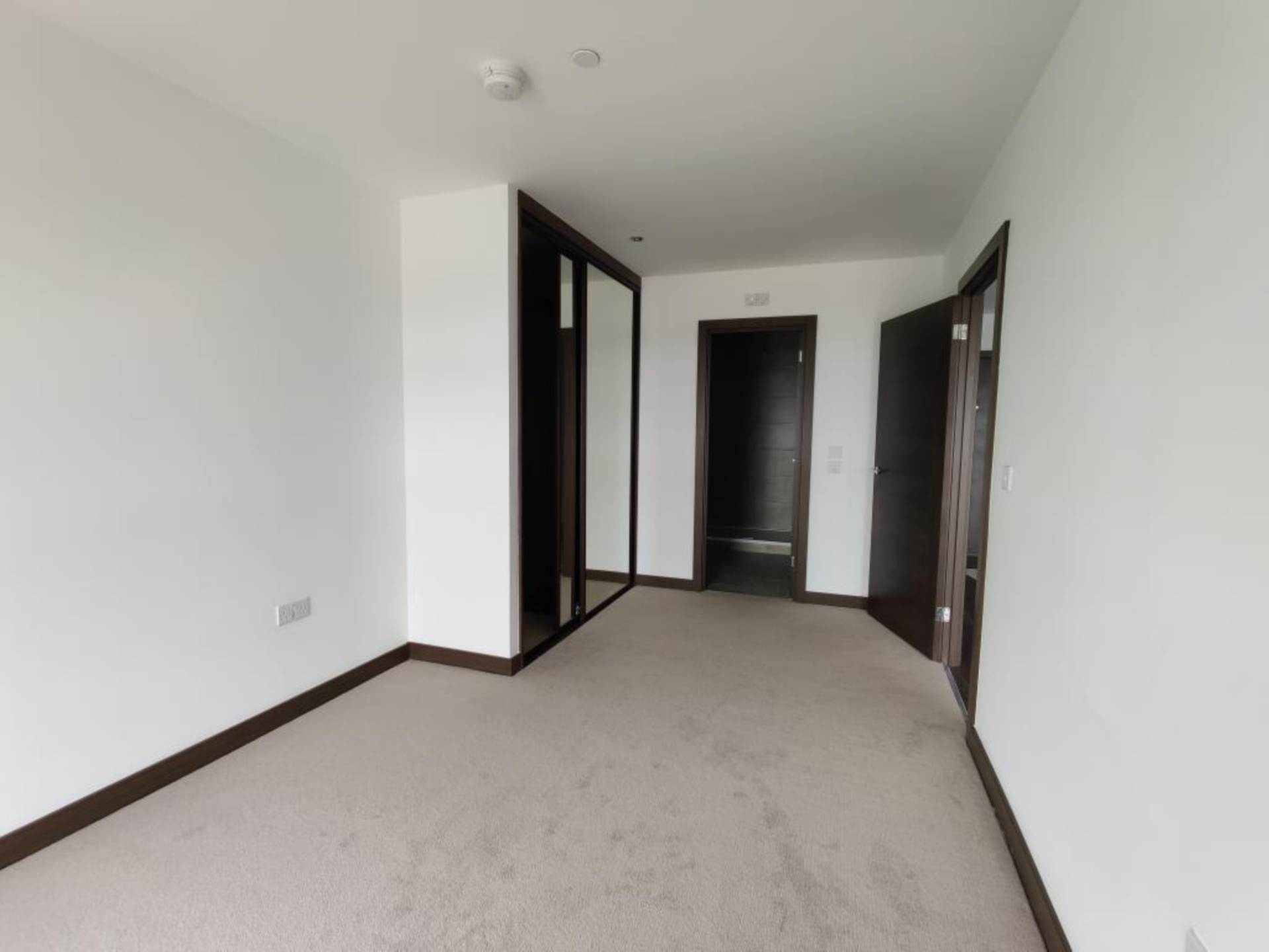 Victoria Central, Victoria Avenue, Image 7