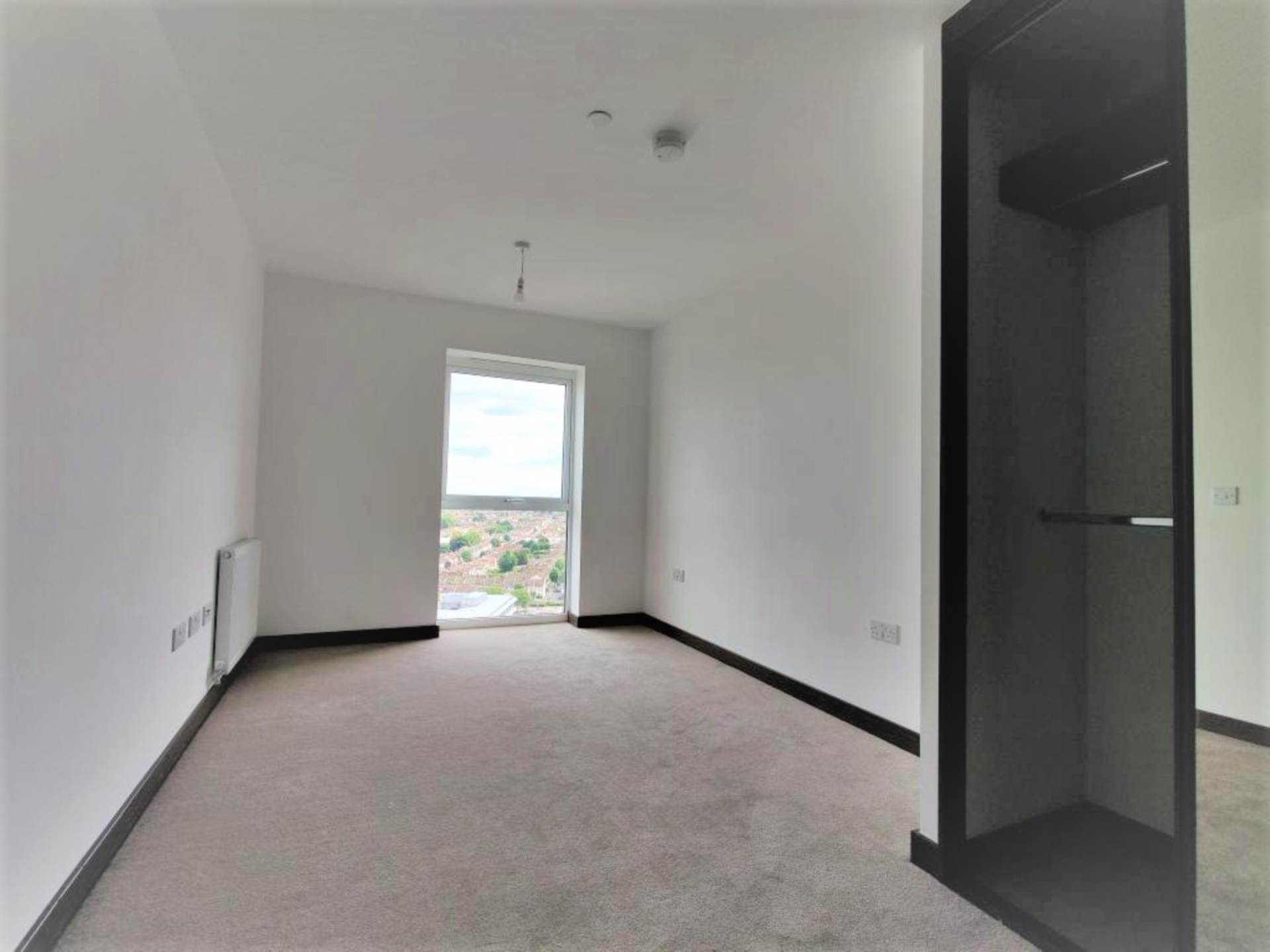 Victoria Central, Victoria Avenue, Image 8